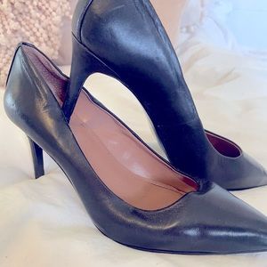 Black Vince Camuto pumps